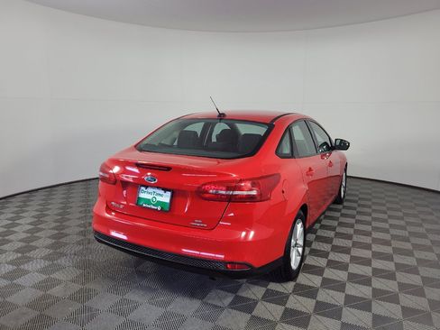 Used 2016 Ford Focus SE FWD image 9
