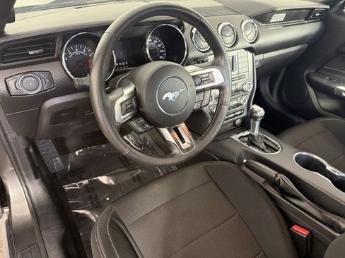 Used 2017 Ford Mustang Coupe RWD image 15