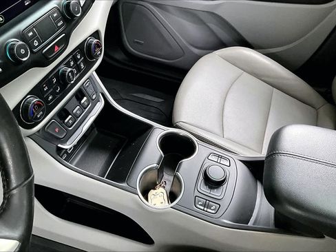 Used 2020 GMC Terrain SLT w/ Preferred Package FWD image 17