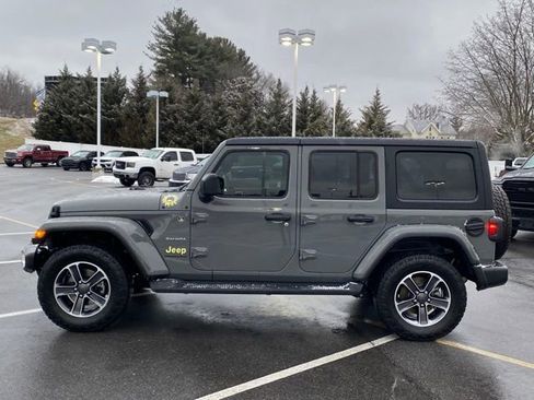 Used 2023 Jeep Wrangler Unlimited Sahara w/ Cold Weather Group AWD/4WD image 2