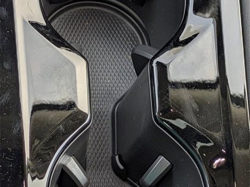 New 2025 Volkswagen Atlas Peak Edition SE image 18