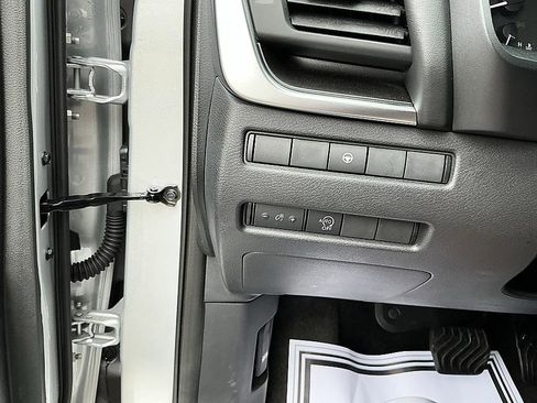 Certified 2023 Nissan Rogue SV FWD image 13