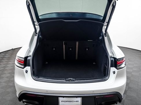 Certified 2026 Porsche Macan AWD/4WD image 25