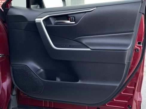 Used 2021 Toyota RAV4 XLE Premium w/ Carpet Mat Package (TMS) image 22