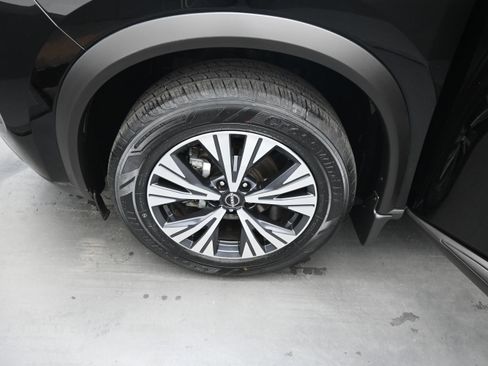 Used 2023 Nissan Rogue SV FWD image 21