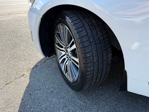 Used 2015 Kia Cadenza Premium w/ Luxury Package FWD image 25