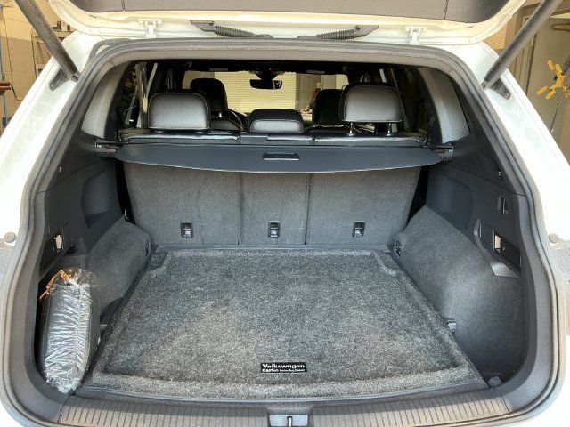 Used 2021 Volkswagen Tiguan SEL Premium R-Line AWD/4WD image 23