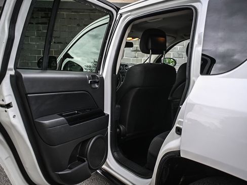 Used 2011 Jeep Compass 4WD image 11