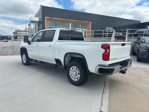 Used 2020 Chevrolet Silverado 2500 LT w/ Z71 Off-Road Package AWD/4WD image 3
