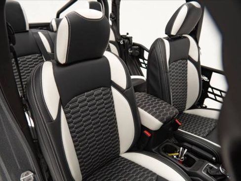 Used 2025 Jeep Gladiator Sport image 20