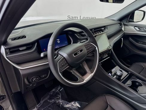 New 2025 Jeep Grand Cherokee L Limited image 9