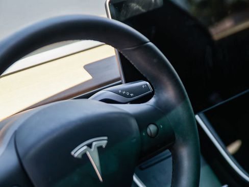 Used 2020 Tesla Model 3 Standard Range Plus image 20