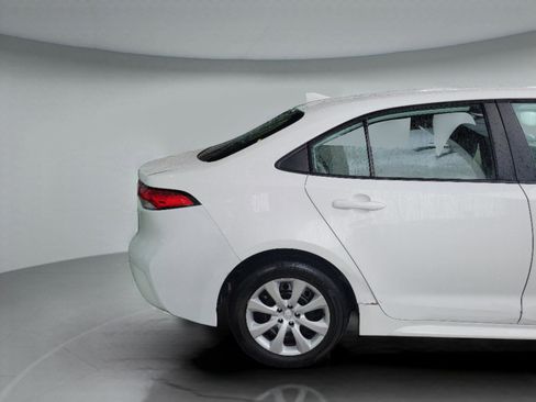 Used 2024 Toyota Corolla LE image 30
