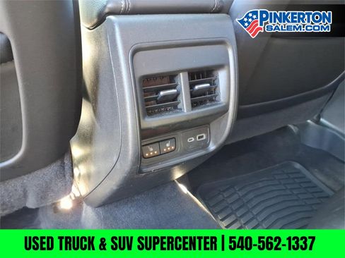 Used 2019 Cadillac XT4 Premium Luxury image 30