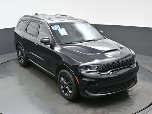 Used 2025 Dodge Durango GT image 37