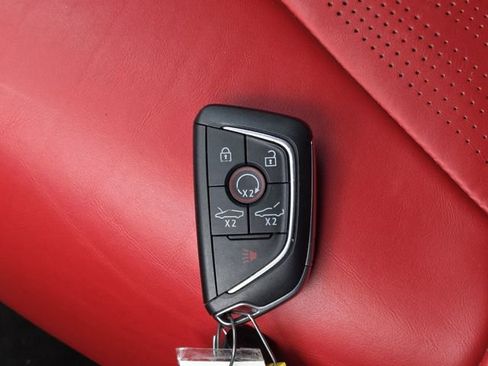 Used 2022 Chevrolet Corvette Stingray Premium Cpe w/ Z51 Performance Package RWD image 39
