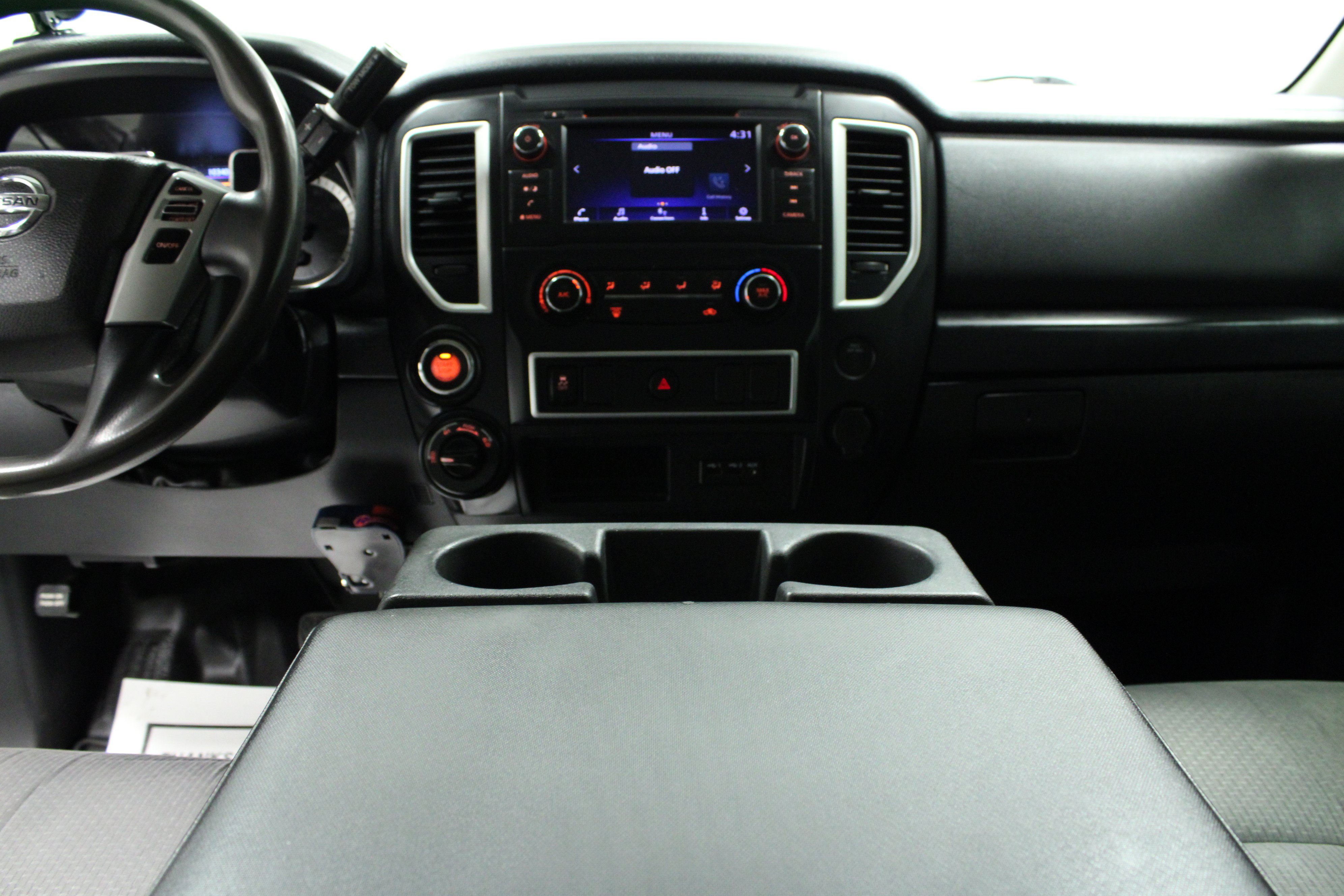 Used 2019 Nissan Titan S AWD/4WD image 18