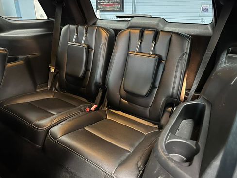 Used 2016 Ford Explorer Limited image 24