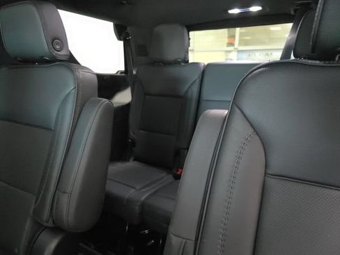 Used 2023 GMC Yukon Denali AWD/4WD image 11