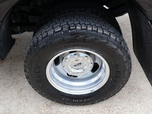 Used 2024 Ford F350 Lariat w/ FX4 Off-Road Package image 34