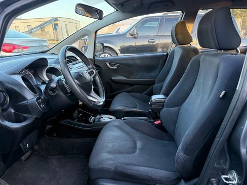 Used 2011 Honda Fit Sport image 2