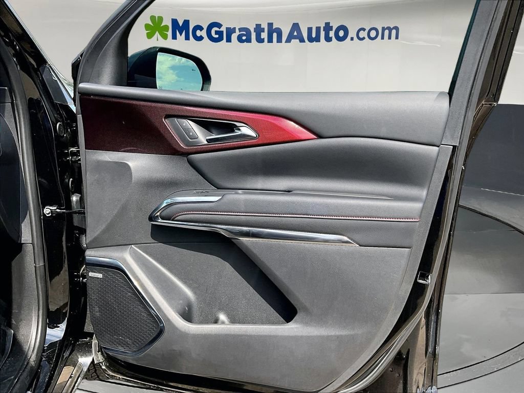 Used 2026 Chevrolet Traverse RS w/ LPO, Floor Liner Package AWD/4WD image 33