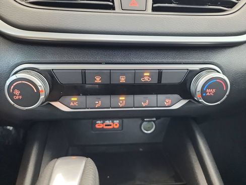 Used 2025 Nissan Altima 2.5 S FWD image 27