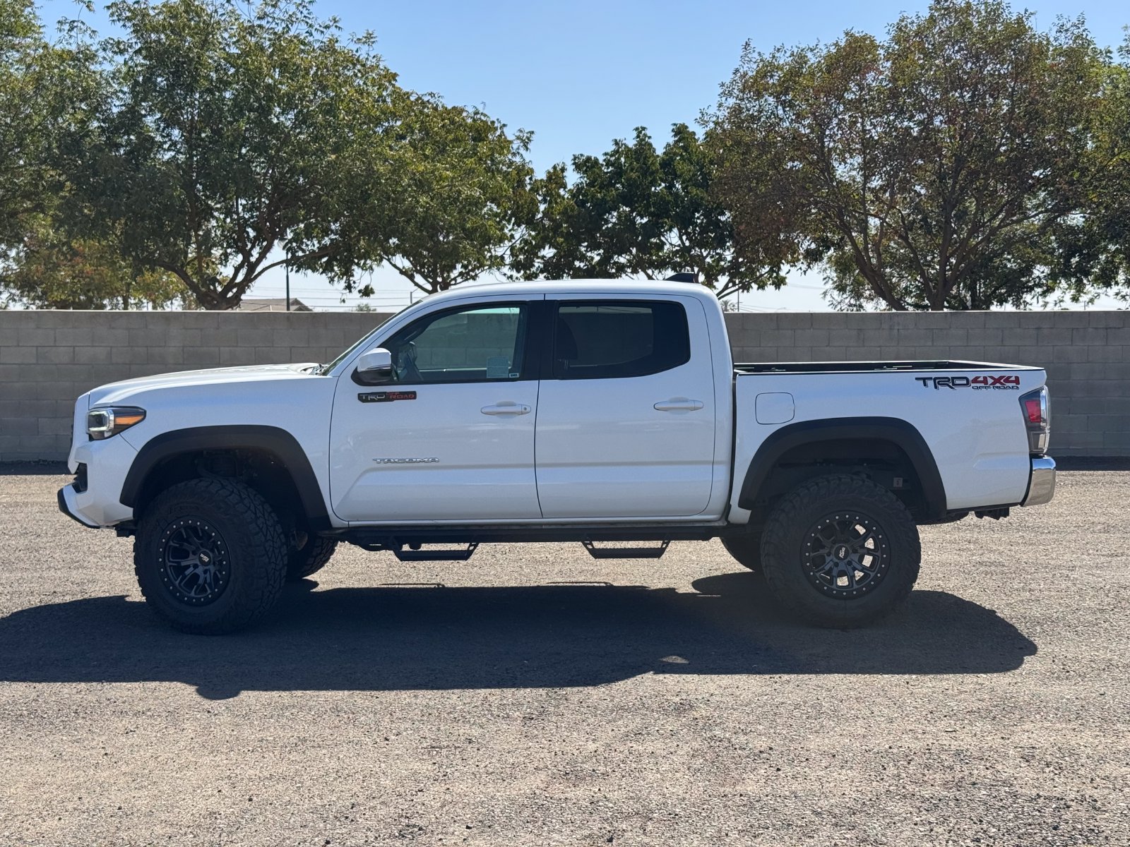 Used 2023 Toyota Tacoma TRD Off-Road AWD/4WD image 8