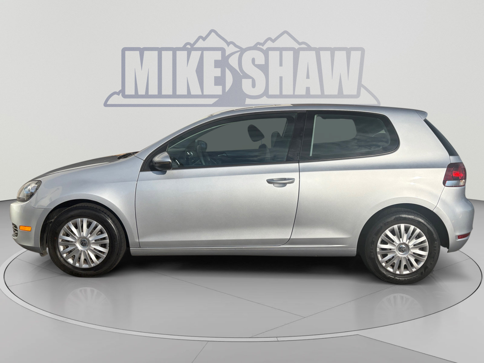 Used 2012 Volkswagen Golf 2-Door FWD image 2