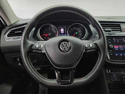 Used 2021 Volkswagen Tiguan SE FWD image 12