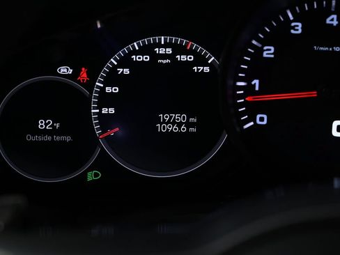 Certified 2023 Porsche Cayenne AWD/4WD image 26