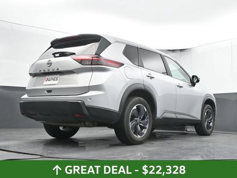 Used 2025 Nissan Rogue SV FWD image 37