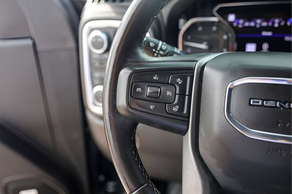 Used 2022 GMC Sierra 2500 Denali w/ Denali Ultimate Package AWD/4WD image 15