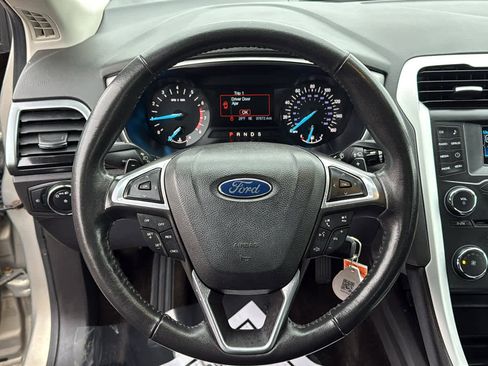 Used 2015 Ford Fusion SE w/ Equipment Group 201A image 14