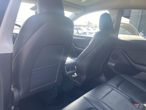 Used 2024 Tesla Model Y 2WD image 22