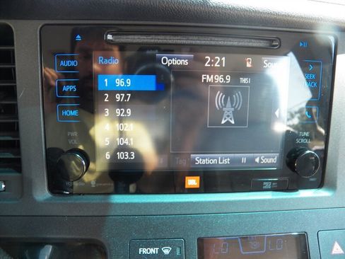 Used 2015 Toyota Sienna Limited Premium w/ Advanced Technology Package FWD image 23