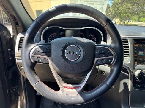 Used 2017 Jeep Grand Cherokee Trailhawk w/ Jeep Active Safety Group AWD/4WD image 7