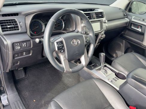 Used 2016 Toyota 4Runner SR5 image 4