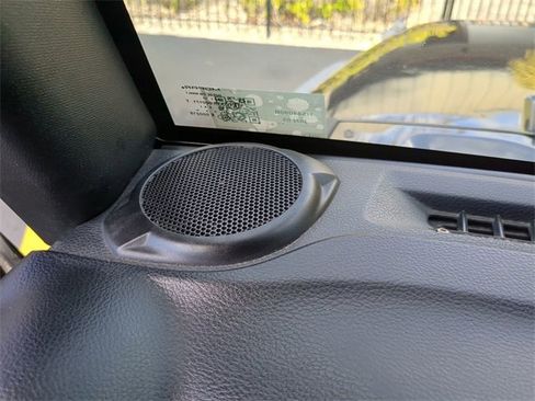 Used 2017 Jeep Wrangler Unlimited Sahara w/ Connectivity Group image 19