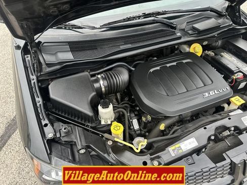 Used 2016 Dodge Grand Caravan SE FWD image 32