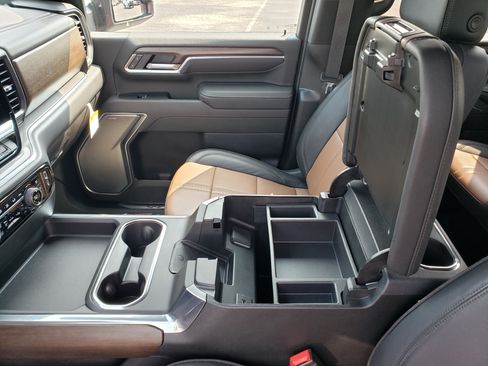 Used 2025 Chevrolet Silverado 3500 High Country w/ High Country Premium Package AWD/4WD image 27