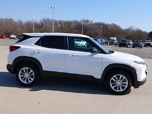 New 2026 Chevrolet TrailBlazer LS w/ LS Convenience Package FWD image 9