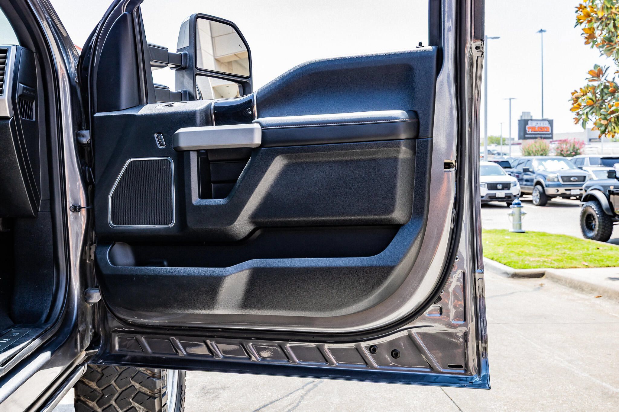Used 2021 Ford F250 Platinum AWD/4WD image 43