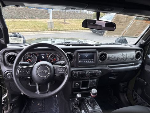 Certified 2023 Jeep Gladiator Sport image 20