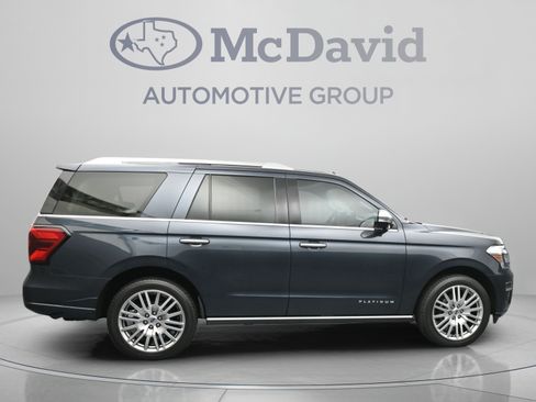 Used 2023 Ford Expedition Platinum RWD image 9