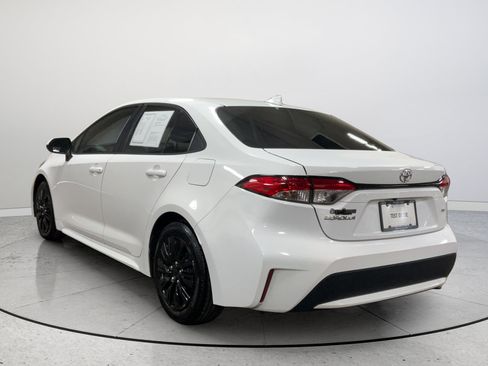 Used 2021 Toyota Corolla LE FWD image 9
