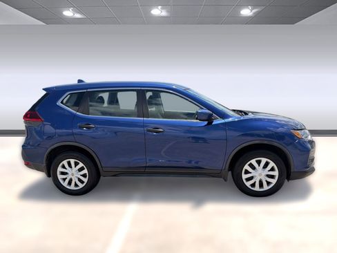 Used 2019 Nissan Rogue S AWD/4WD image 7