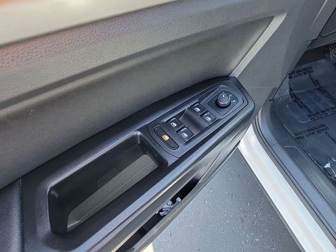 Used 2020 Volkswagen Atlas Cross Sport SE w/ Panoramic Sunroof Package image 23