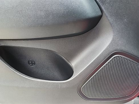 Used 2022 Hyundai Venue Limited w/ Cargo Package image 28