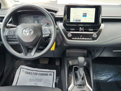 Used 2025 Toyota Corolla LE FWD image 18